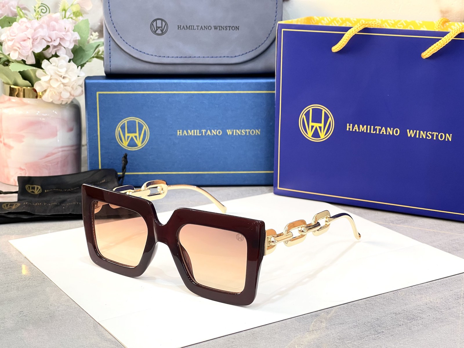 Women's oversized geometrical sunglasses - Image 6