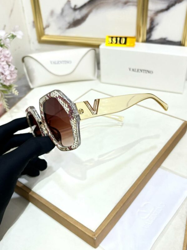 Oversized hexagonal brown glasses - Image 2