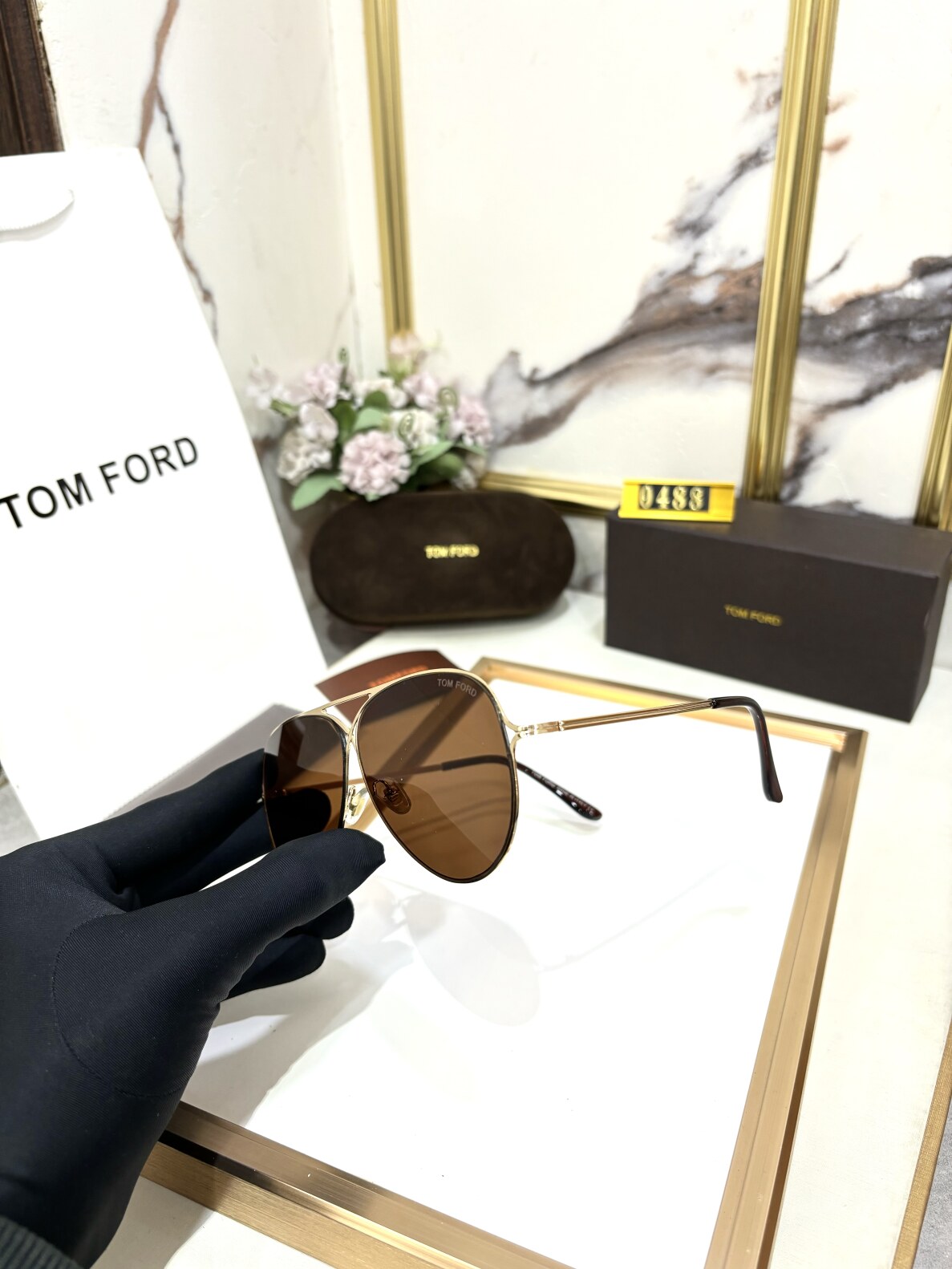 Men's aviator with golden temple and dark brown lenses - Image 2