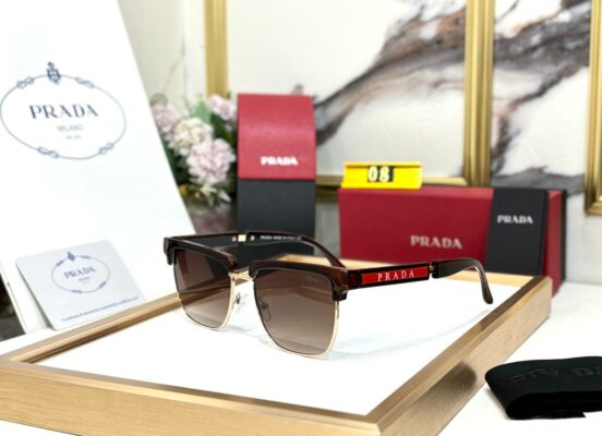 Men's brown wayfarer glasses
