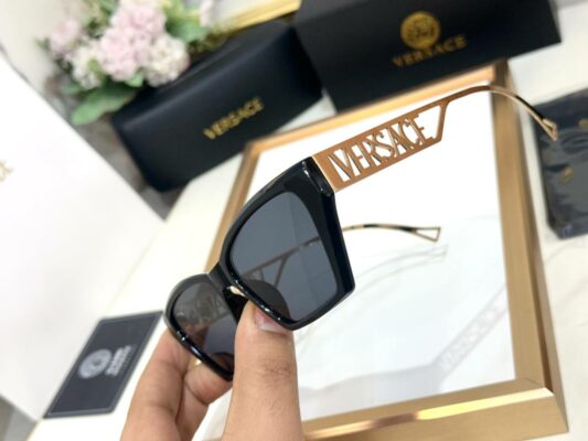 Full rim shield black lenses, golden alphabet frame UV protected - Image 5