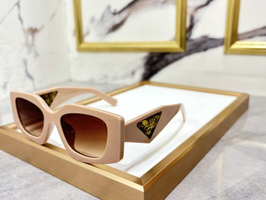 PRADA WOMEN’S SUNGLASS