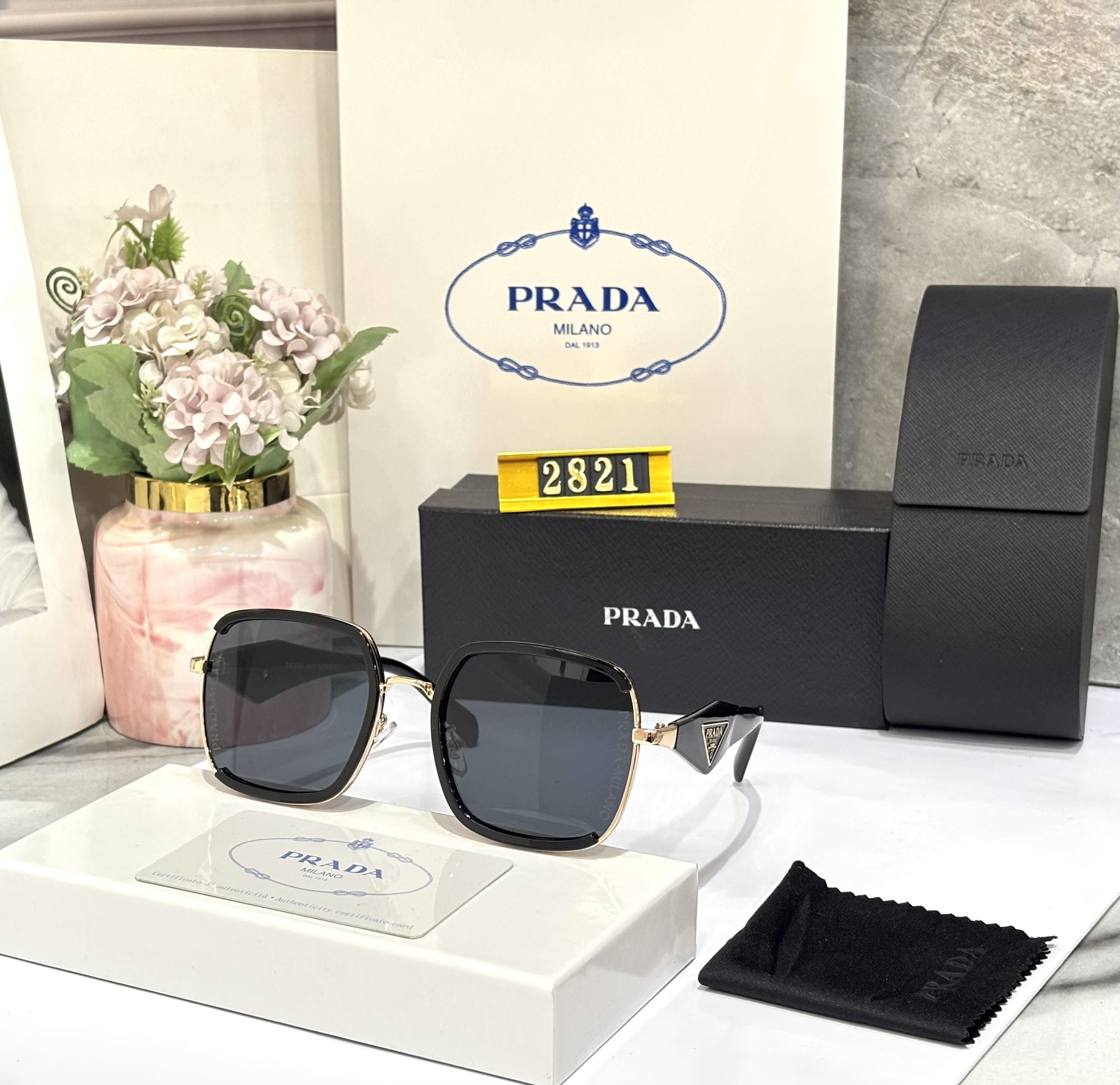 BLACK PR SUNGLASSES FOR WOMENS