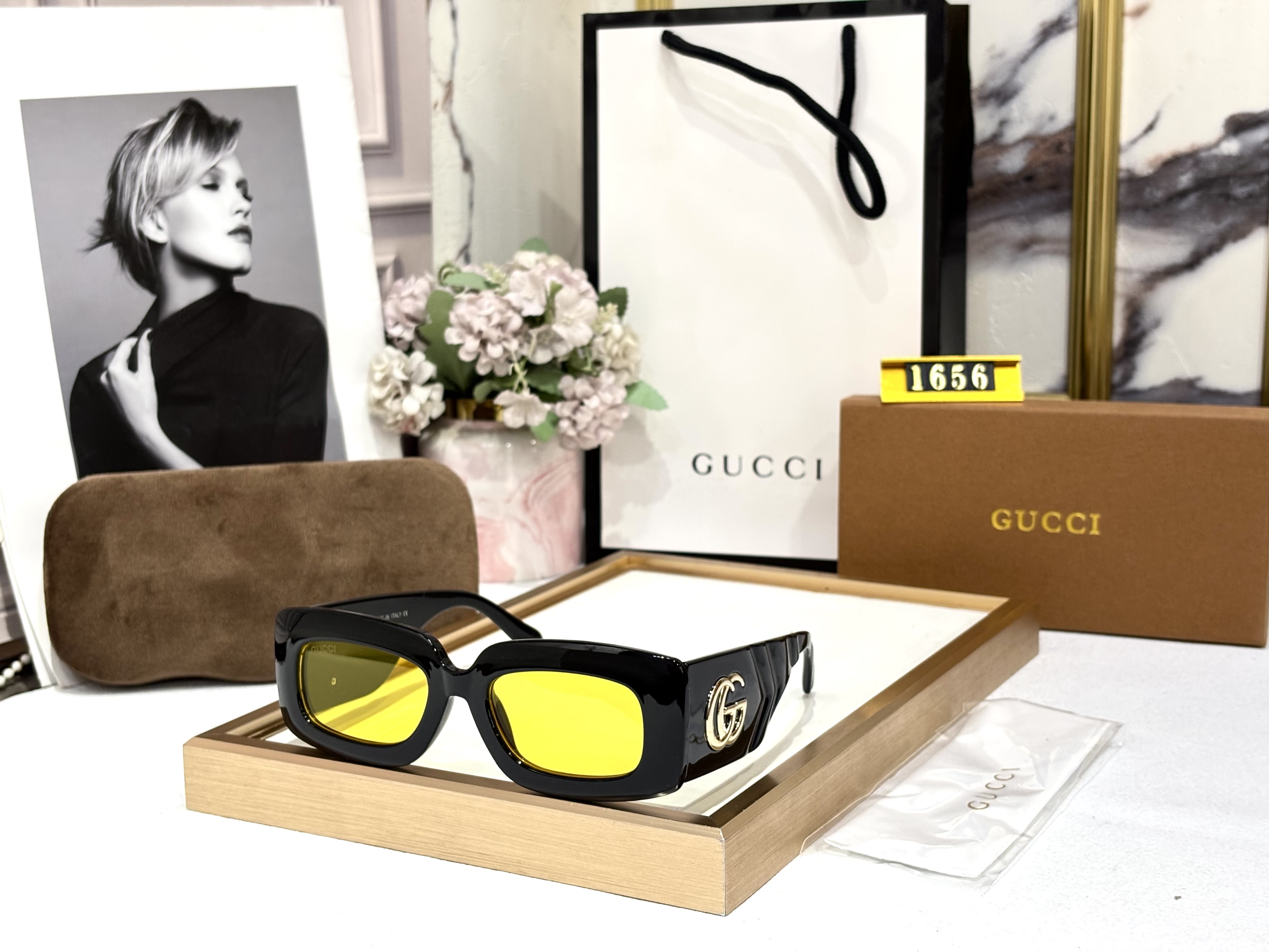 YELLOW GG SUNGLASSES