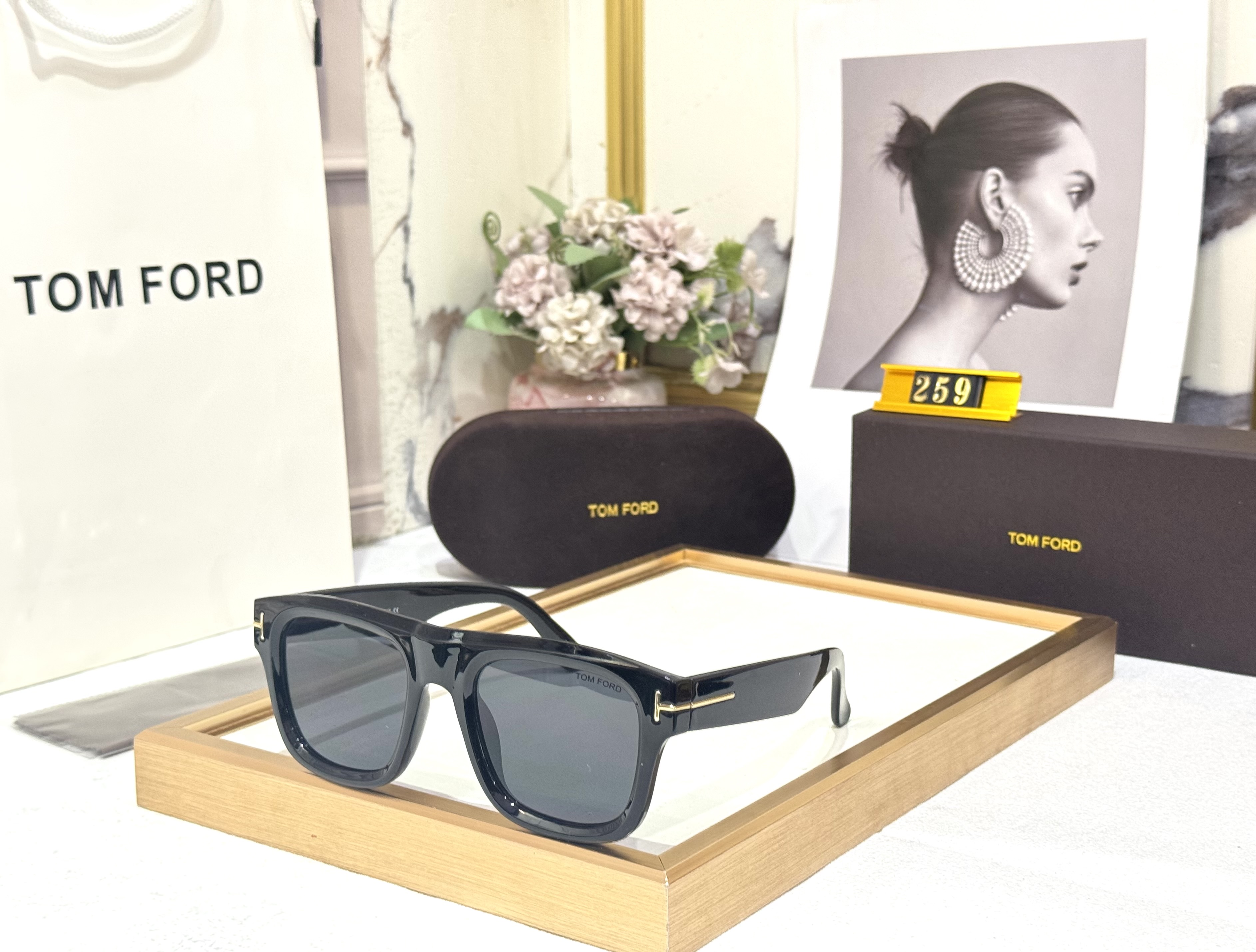 TF MENS BLACK SUNGLASSES