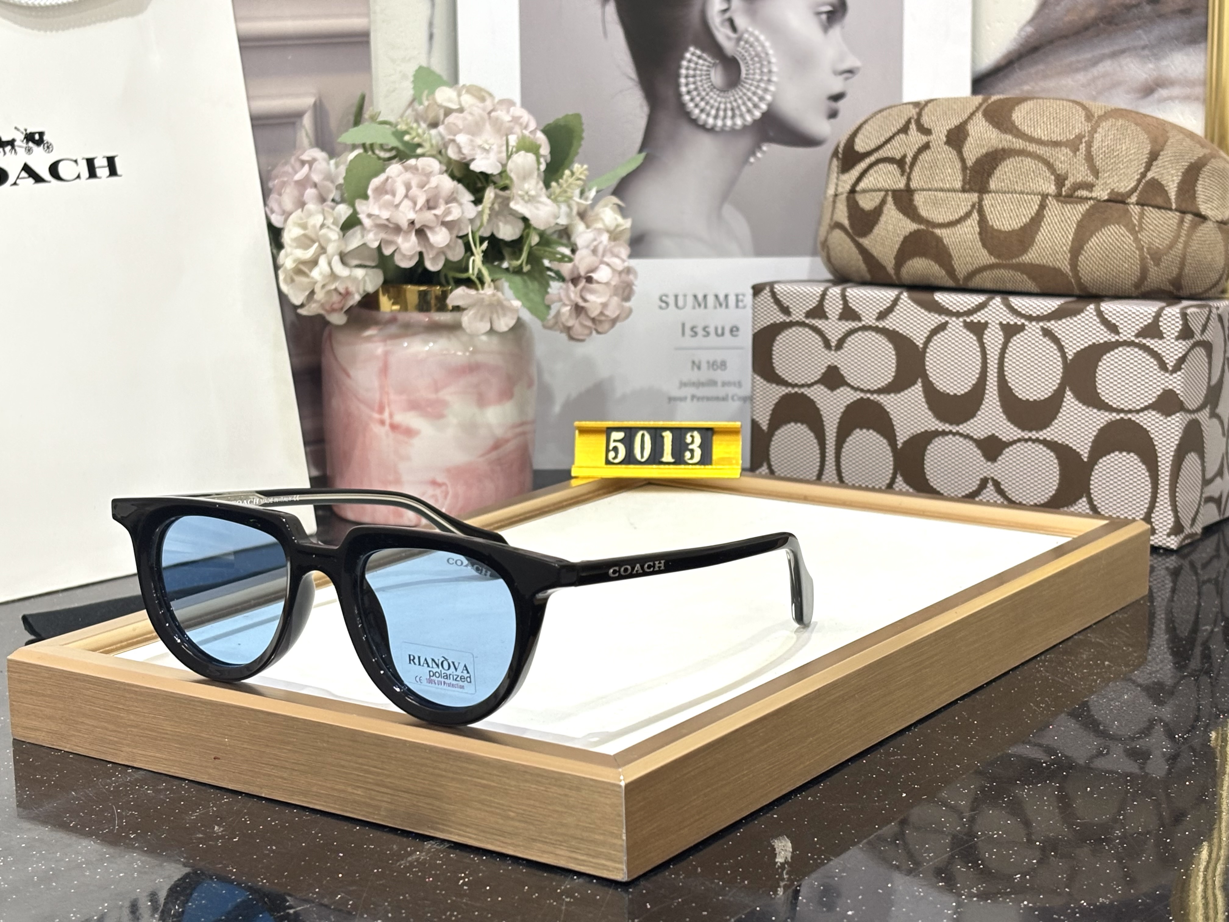 CH WOMENS BLUE SUNGLASSES